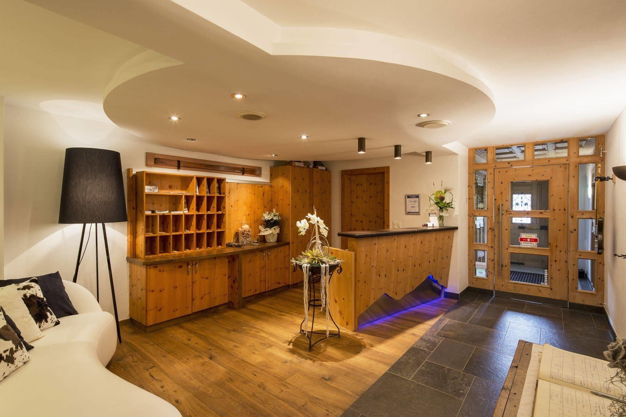 Laret Private Boutique Hotel - Adults Only Samnaun Exterior photo